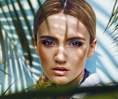 Traitement pousse des cils et danger yeux