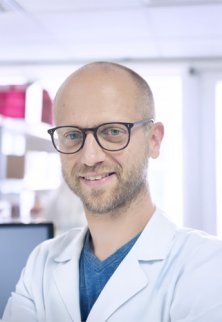 Matteo Rizzi Maître de conférences et chef de groupe au sein du Laboratoire de perception et de réparation visuelles, Institut d'ophtalmologie de l'UCL/ Moorfields Eye Hospital.