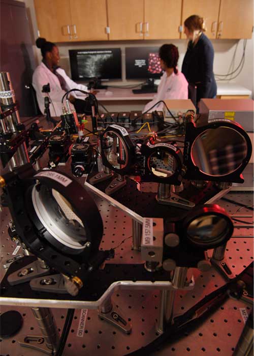 Instrument à optique adaptative rétine