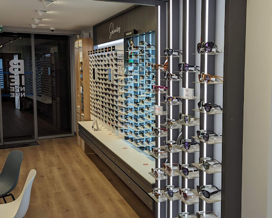 Krys Montpellier présentoir Guide Vue.fr 550X440